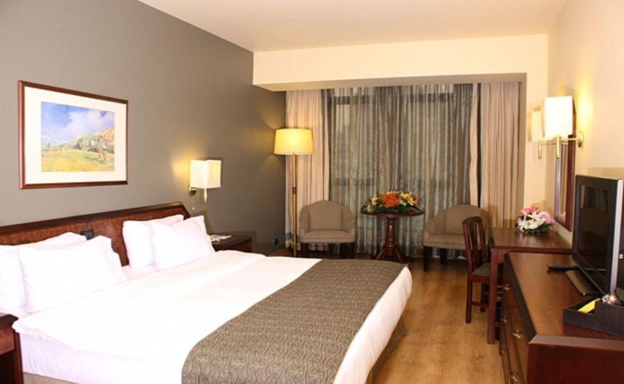 Le Commodore Hotel Bejrút Kültér fotó