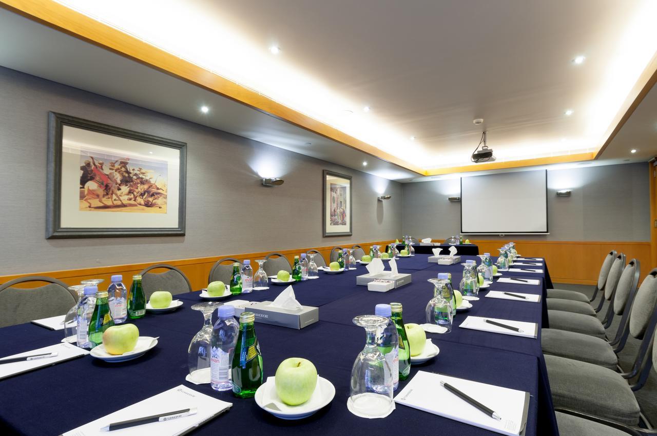 Le Commodore Hotel Bejrút Kültér fotó